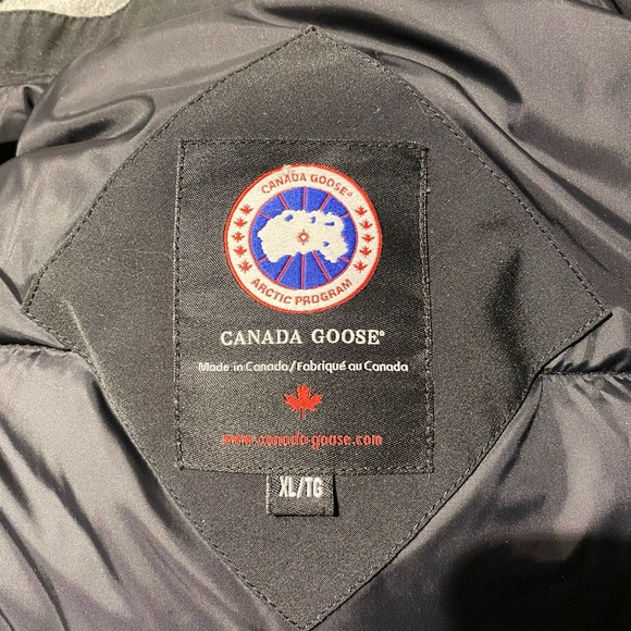 ***SOLD*** Canada Goose Burnett Parka, Mens XL - Picture 9 of 14
